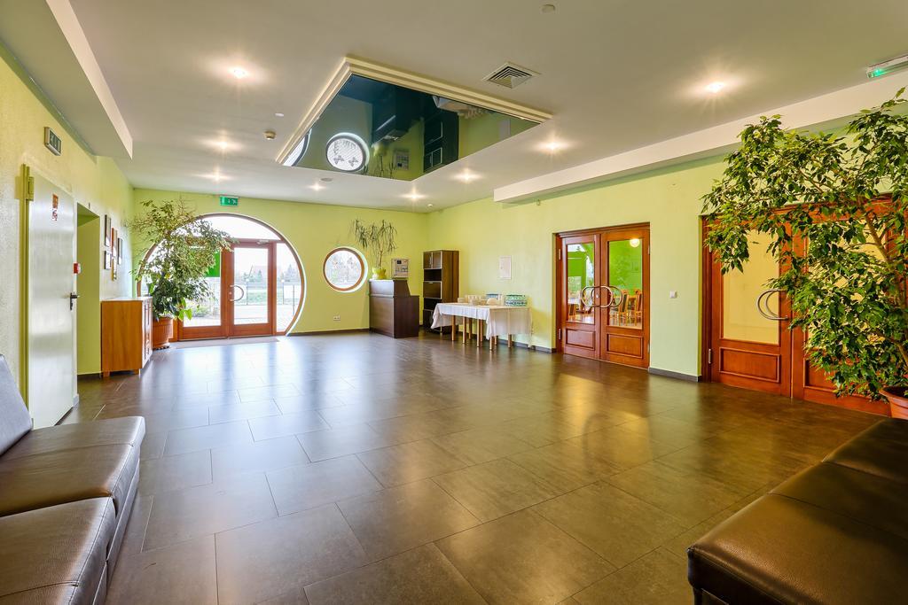 Hotel Tenis Chrząstowice Exteriér fotografie